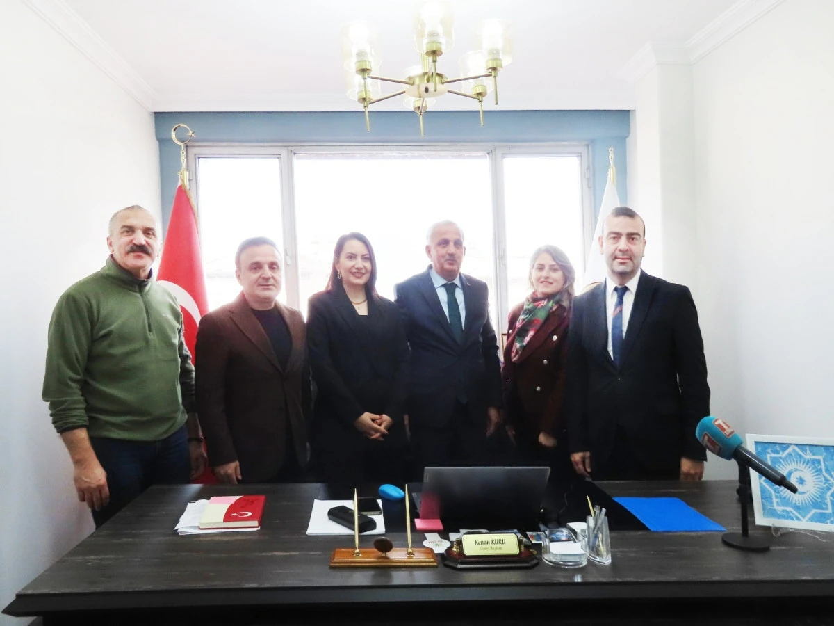 Arsin&rsquo;de ger&ccedil;ekleştirilen olağan genel kurulda Murat Ateşoğlu &uuml;yelerin desteğini alarak başkanlık g&ouml;revini s&uuml;rd&uuml;rd&uuml;.