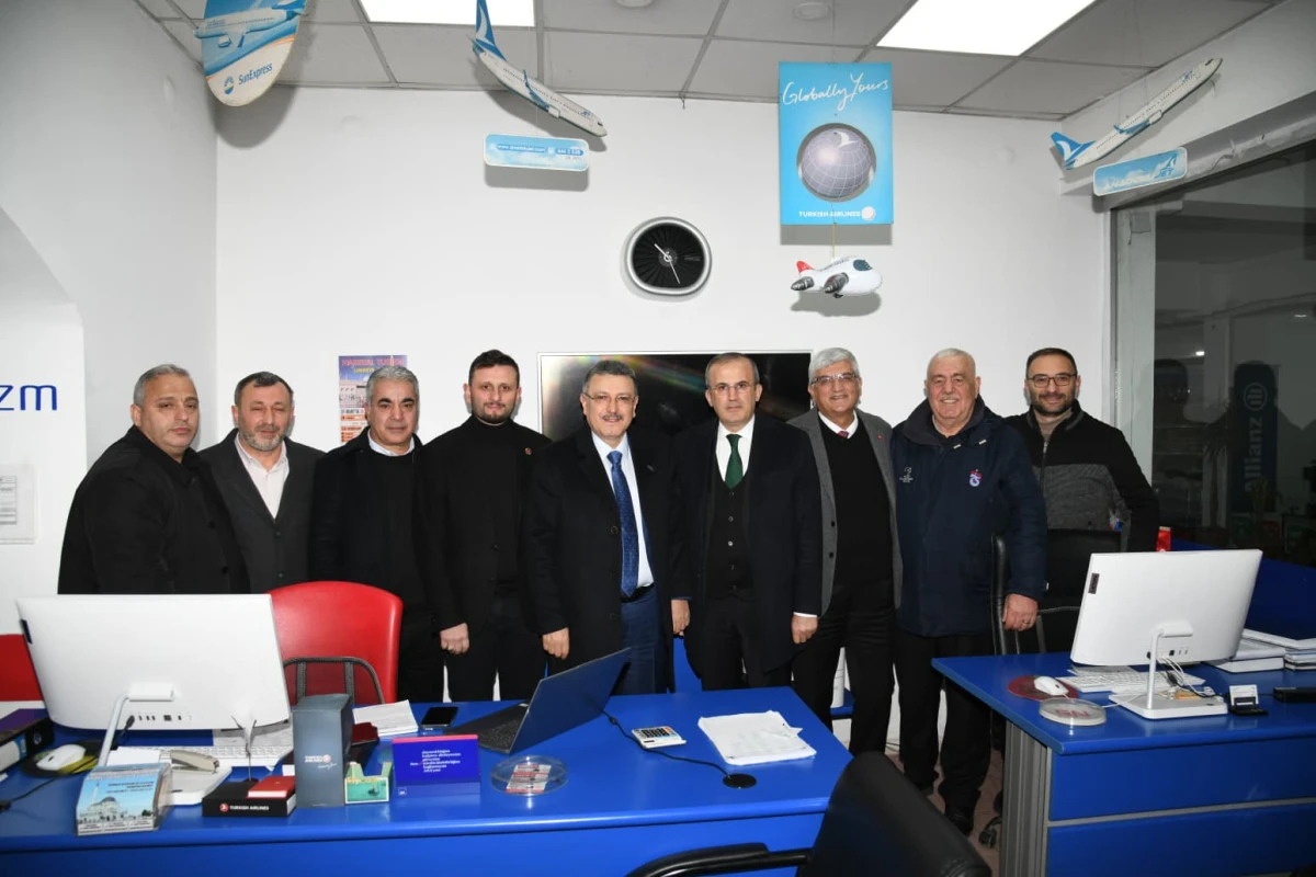 Başkan Ahmet Metin Gen&ccedil;, Araklı&rsquo;da esnaf ve vatandaşlarla bire bir temas kurdu