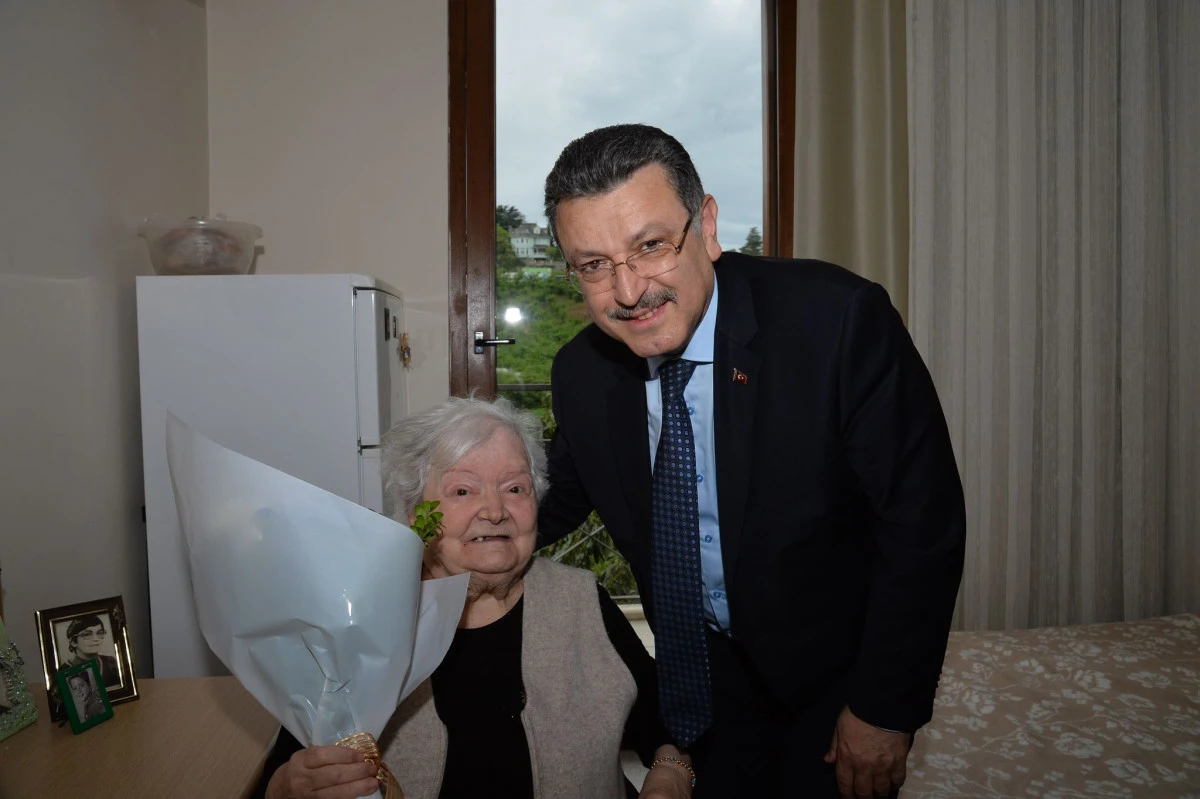 Başkan Ahmet Metin Gen&ccedil;&rsquo;ten Anneler G&uuml;n&uuml; mesajı