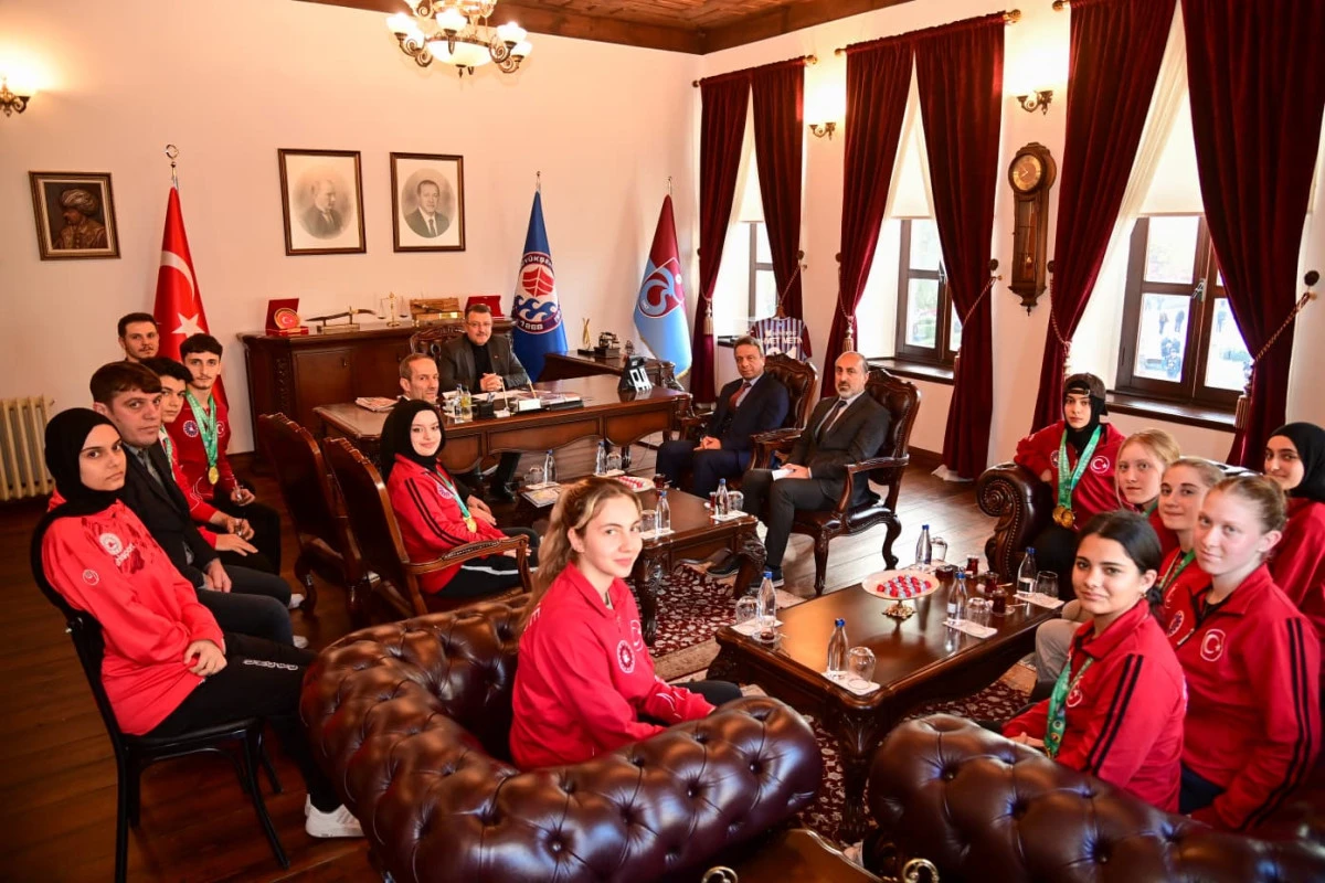 Başkan Genç, Dünya Kung Fu Şampiyonlarıyla Bir Araya geldi