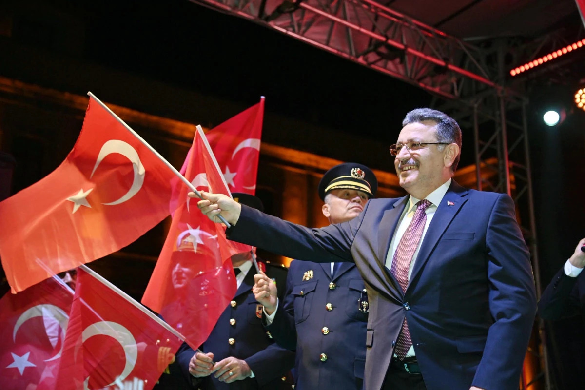 Başkan Gen&ccedil;: İstiklal Marşı Milletimizin Bağımsızlık ve Birlik Sembol&uuml;d&uuml;r