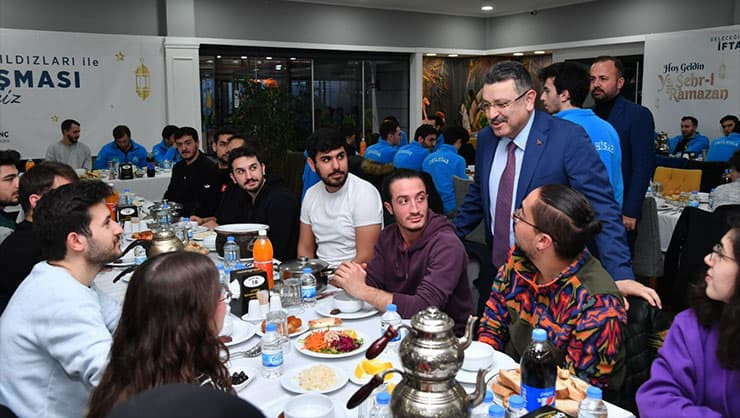 Başkan Genç’ten mucit öğrencilere iftar yemeği