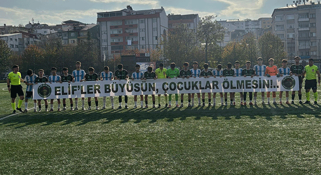 Büyük Araklıspor U18 takımı, Elif Zümra Deniz’i anmak için sahaya anlamlı pankartla çıktı