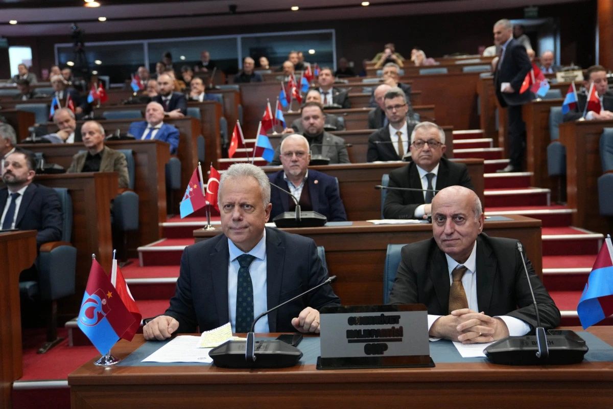 C&uuml;neyit Zorlu, Trabzon B&uuml;y&uuml;kşehir Belediyesi&rsquo;nin artan bor&ccedil;lanmasını eleştirerek &ldquo;Bu bor&ccedil;ların geri &ouml;demesi nasıl yapılacak?&rdquo; diye sordu