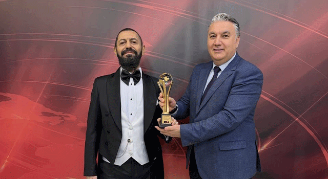 D&uuml;nyaca &Uuml;nl&uuml; Yazar Akif Manaf &ldquo;Cine1 Barış &Ouml;d&uuml;l&uuml;&rdquo;ne Layık G&ouml;r&uuml;ld&uuml;