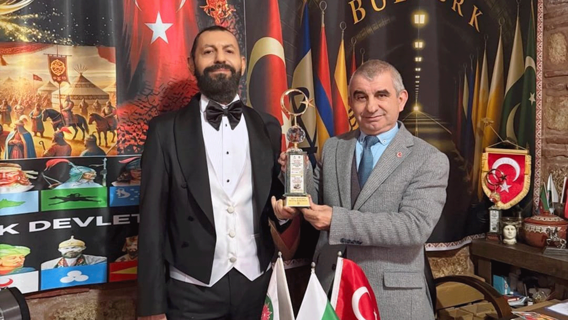 D&uuml;nyaca &Uuml;nl&uuml; Yazar Akif Manaf&rsquo;a BULT&Uuml;RK Barış &Ouml;d&uuml;l&uuml; &nbsp;