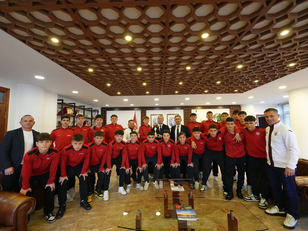 Genç sporcuların başarıları Başkan Ekim’i gururlandırdı