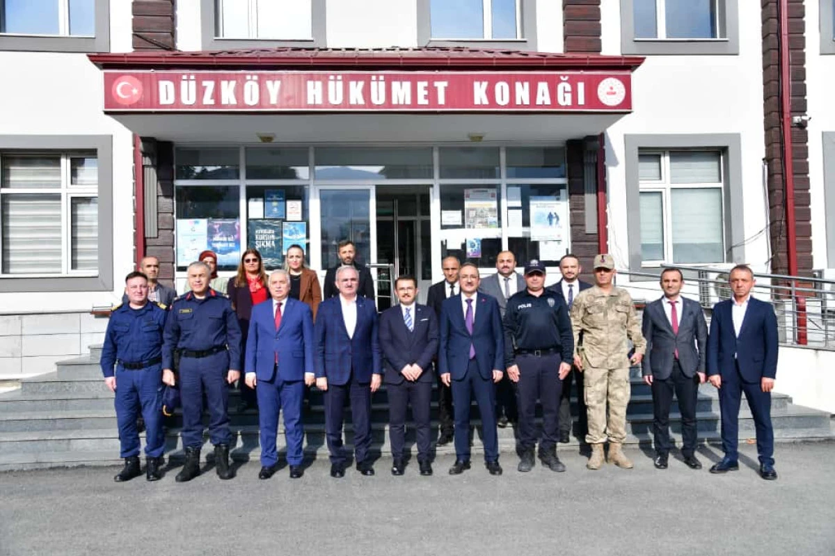 İçişleri Bakan Yardımcısı Karaloğlu ve Vali Yıldırım, Düzköy’de yürütülen çalışmaları yerinde inceledi