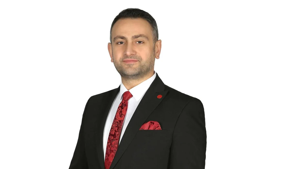 Liyakat vurgusu y&uuml;kseldi: Kamu alımlarında torpil iddialarına sert tepki