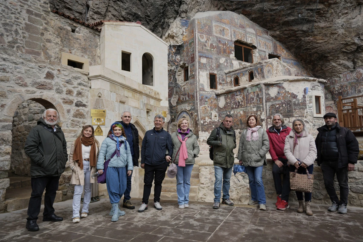 Of&rsquo;ta Zekiye Yeter Saral anısına d&uuml;zenlenen resim &ccedil;alıştayı sanat ve doğayı bir araya getiriyor