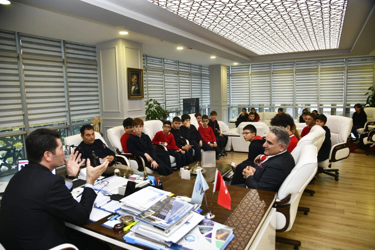 Ortahisar Belediye Başkanı Ahmet Kaya&rsquo;dan matematikte başarı g&ouml;steren &ouml;ğrencilere eğitim ve disiplin vurgusu