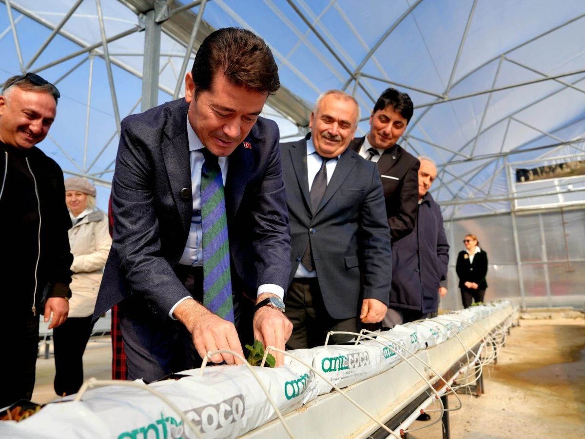 Ortahisar Belediyesi, ortaokul &ouml;ğrencileri i&ccedil;in &ldquo;&Ccedil;ocuk G&ouml;z&uuml;yle Tarım&rdquo; temalı resim yarışması d&uuml;zenliyor