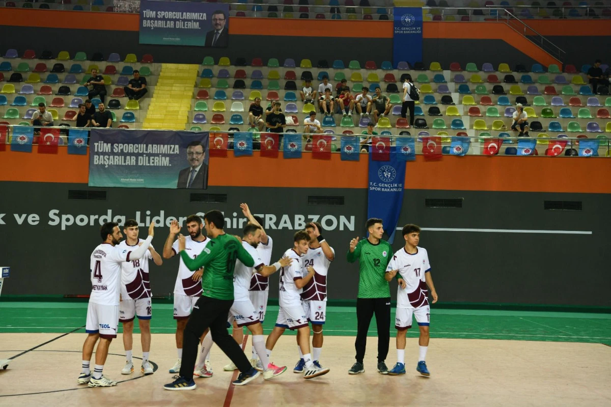 Trabzon B&uuml;y&uuml;kşehir Belediyesi Erkek Hentbol Takımı Ankara Hentbol Spor Kul&uuml;b&uuml;&rsquo;n&uuml; Farklı Mağlup Etti