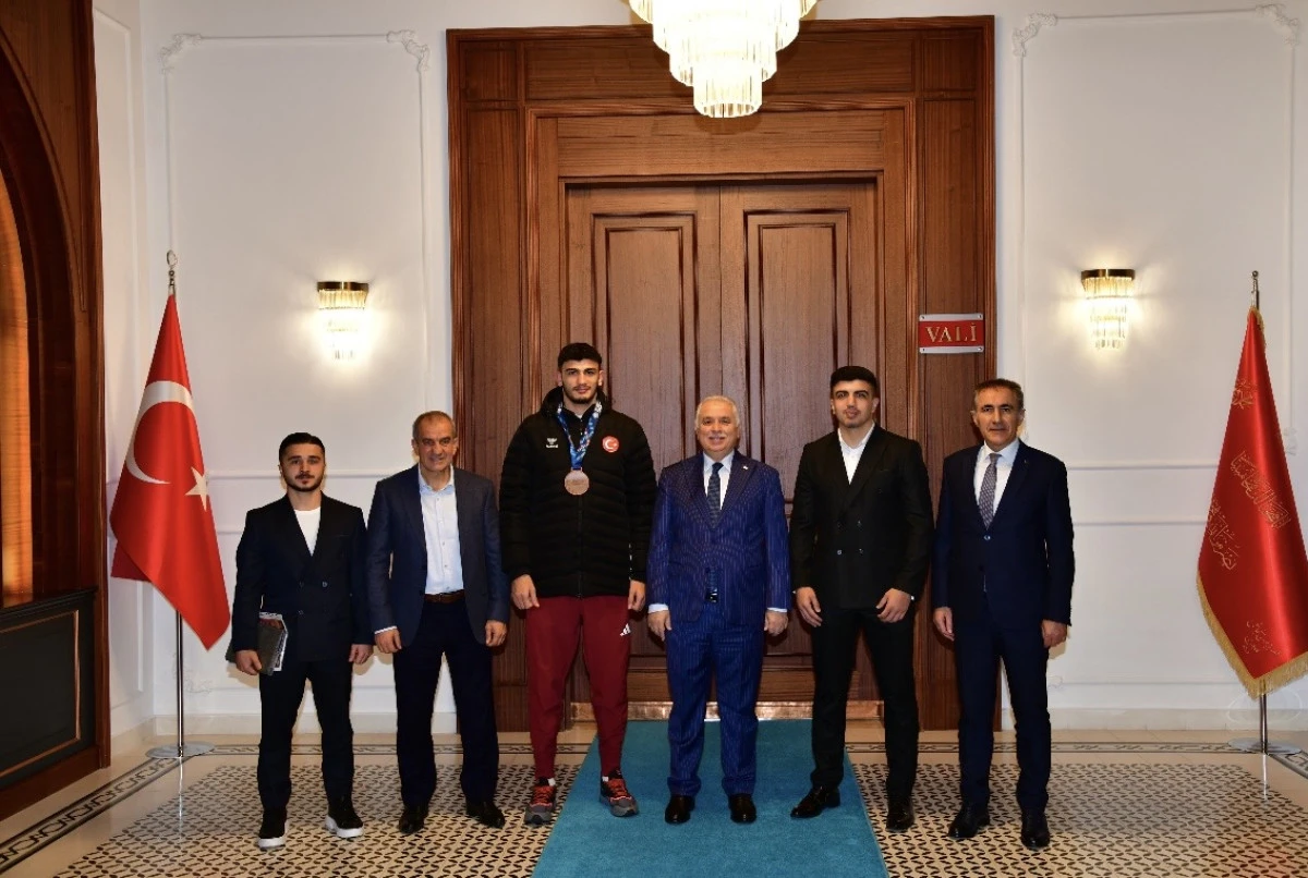 Trabzon Valisi Aziz Yıldırım, Millî Sporcuları Kabul Etti