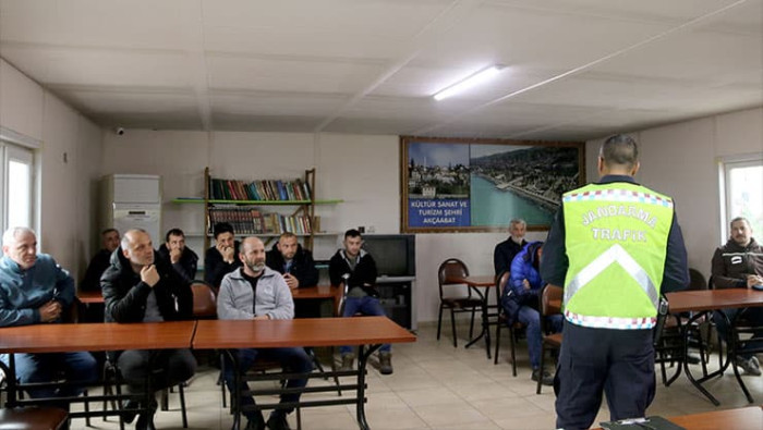 Trabzon'da belediye personeline trafik kuralları semineri verildi
