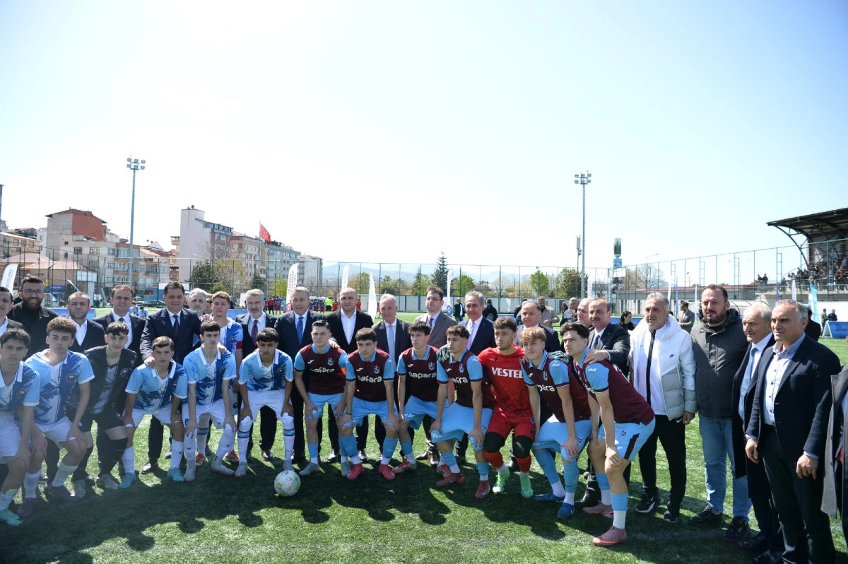 Trabzon&rsquo;da Gen&ccedil;Lig Liseler Arası Futbol Turnuvası coşkulu t&ouml;renle başladı