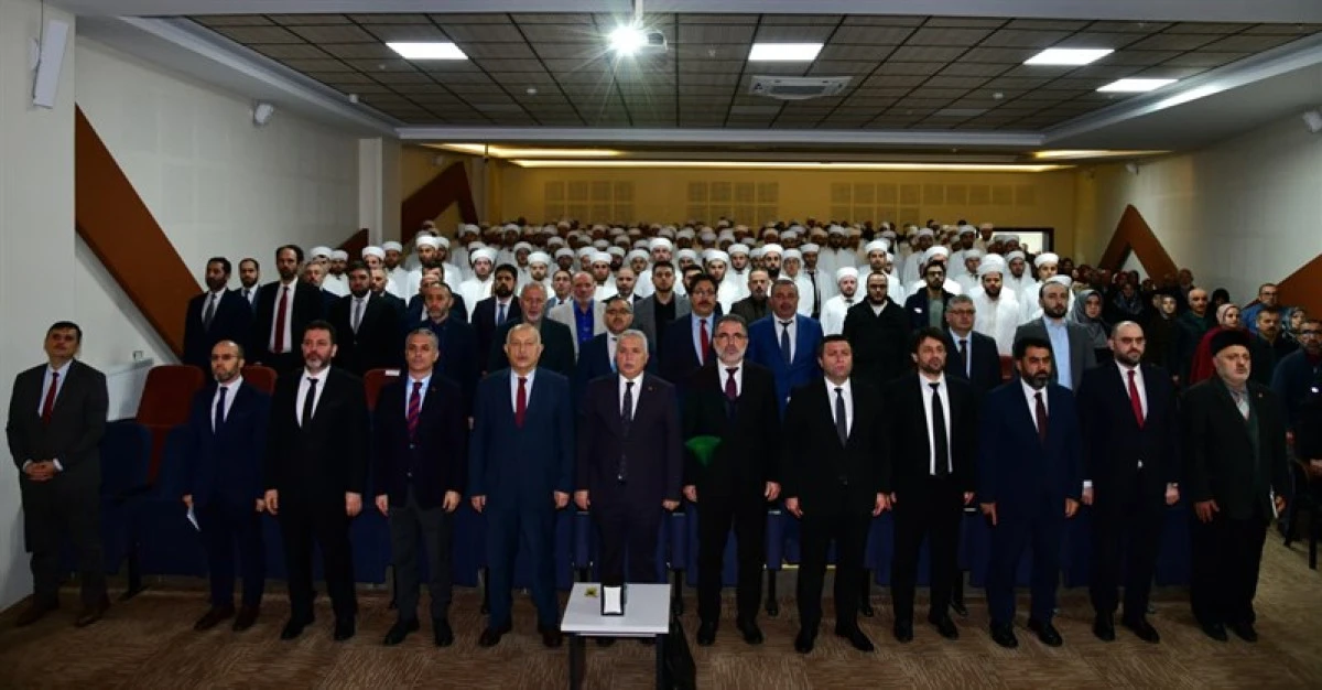 Trabzon’da III. Dönem Aday Din Görevlileri Mezuniyet Sevinci