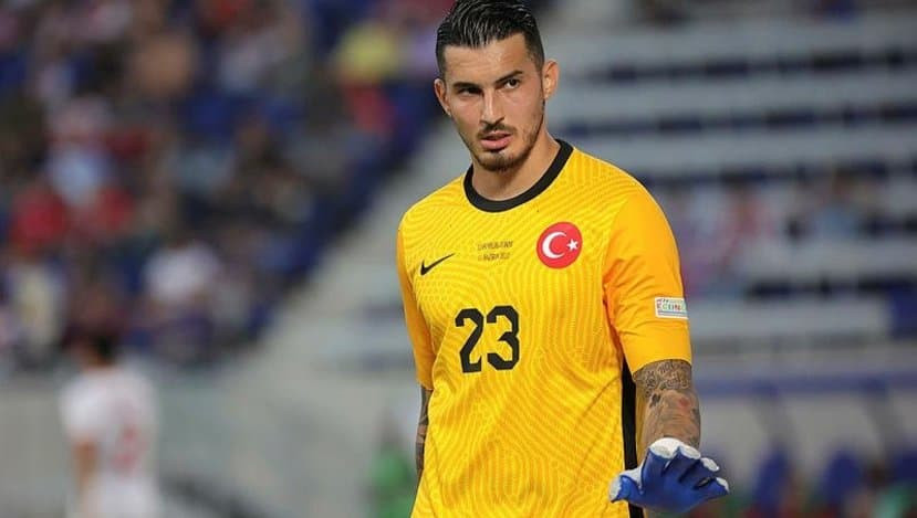 Trabzonspor, Uğurcan Çakır’ı ikna etti