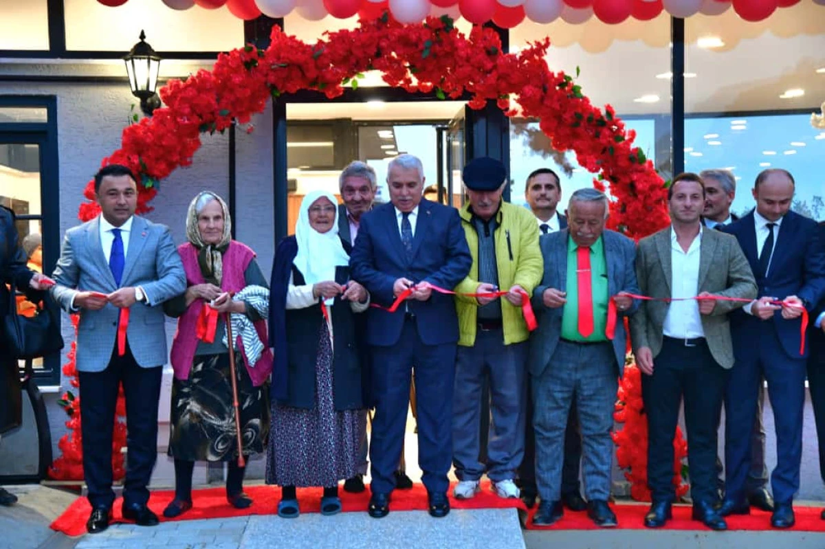 Vali Aziz Yıldırım, Yıldızlı Huzurevi’nde yeni sosyal tesisin açılışını yaptı