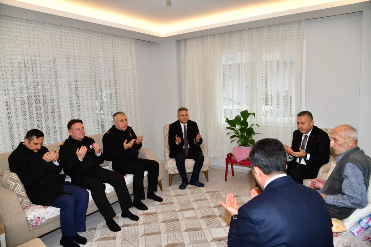 Vali Tahir Şahin, Şehit Hasan Yiğit&rsquo;in Ailesini Ziyaret Etti