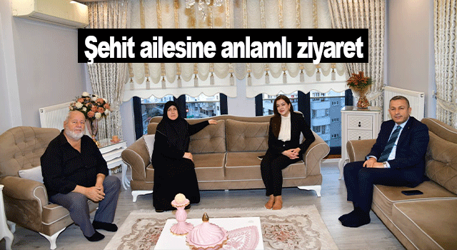 Vali Tahir Şahin ve eşi Cansel Şahin, 15 Temmuz Şehidi Samet Uslu&rsquo;nun ailesini evlerinde ziyaret etti